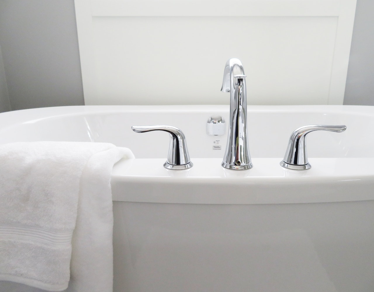 Badewanne frisch geputzt.